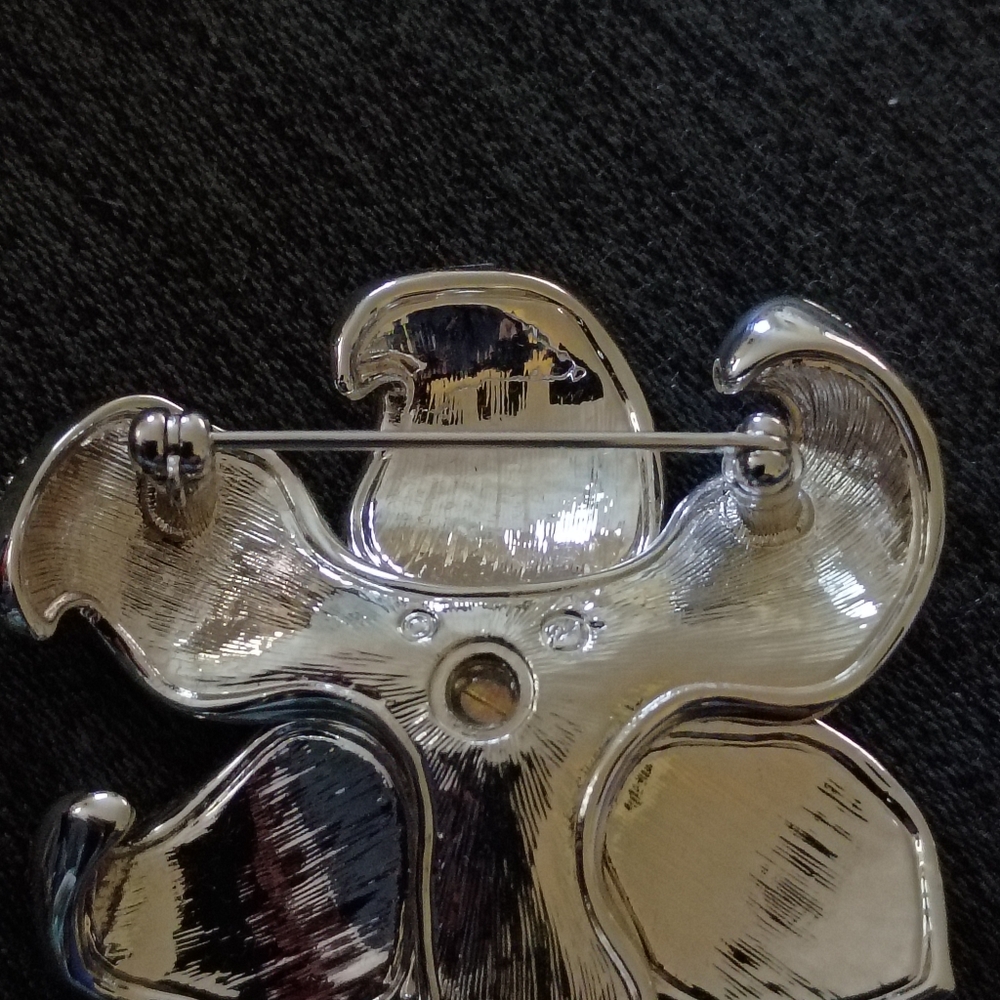 Elegant Swarovski Purple and Silver Floral Brooch - Picture 4 of 4